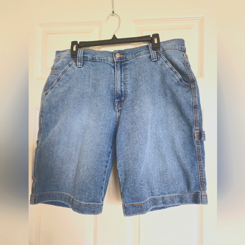 Signature by Levi-Strauss and company gold men's carpenter shorts.